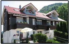 exklusive 4-Sterne-Ferienwohnung in Oberstaufen im 2. Obergeschoss, in Oberstaufen, Am Girrenbach 10,
